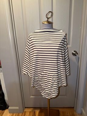 Rock Flower Paper Poncho O/S